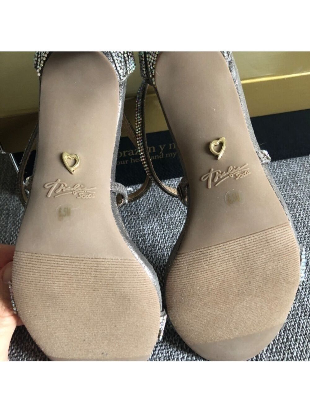 Thalia Sodi Women’s Dress Sandals Shoes Sparkling Golden Wedding Party Heels 6.5 - Picture 10 of 17